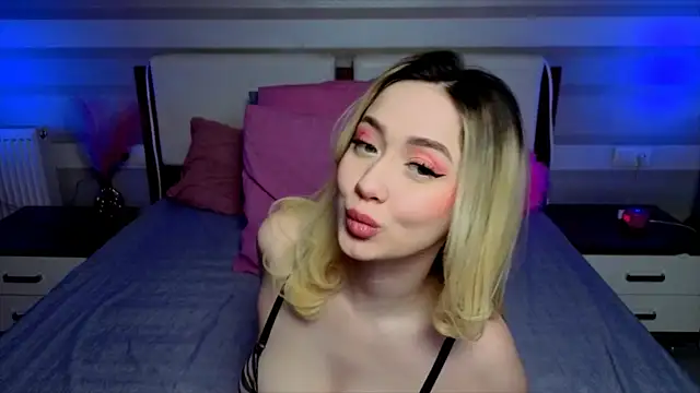 Snapshot of AriaSugar chatting on 09.18.25 AriaSugar online show from 09.18.25