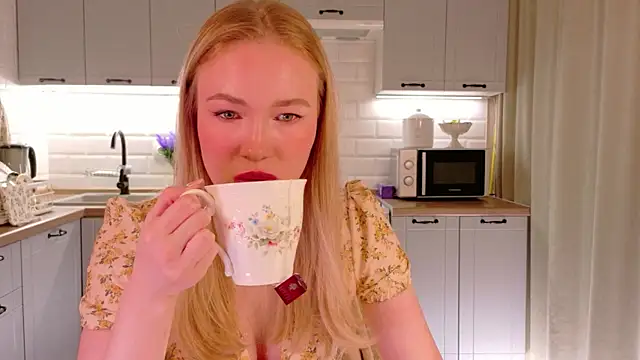 Veronika Mitchel online show from 04.07.26