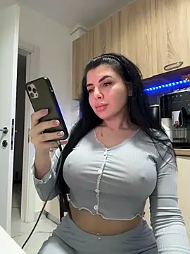 Snapshot of Scarlett-Dream chatting on 02.23.26 Scarlett-Dream online show from 02.23.26