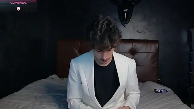 Snapshot of DanielCrush1 chatting on 11.28.25 DanielCrush1 online show from 11.28.25