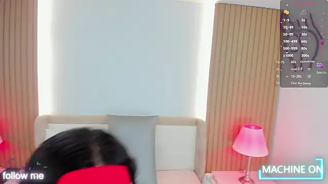 Snapshot of bounce_katty chatting on 03.18.25 bounce katty online show from 03.18.25