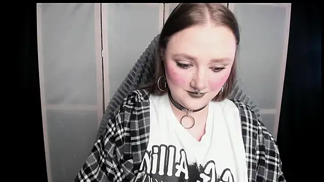 Snapshot of YourDyingBride chatting on 04.15.26 YourDyingBride online show from 04.15.26