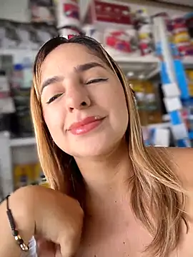 Snapshot of sammyqueenx21 chatting on 12.15.25 sammyqueenx21 online show from 12.15.25