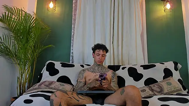 Snapshot of Aron_ford chatting on 03.08.26 Aron ford online show from 03.08.26