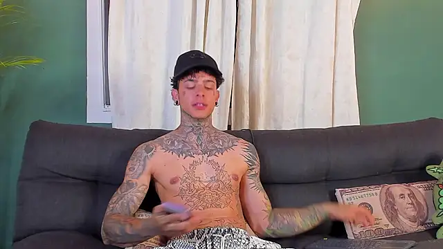 Snapshot of Aron_ford chatting on 03.12.26 Aron ford online show from 03.12.26