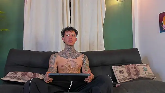 Snapshot of Aron_ford chatting on 03.13.26 Aron ford online show from 03.13.26