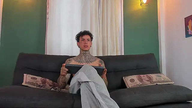 Snapshot of Aron_ford chatting on 03.18.26 Aron ford online show from 03.18.26