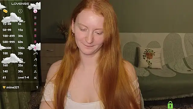 Snapshot of astoria_ross_ chatting on 03.16.26 astoria ross online show from 03.16.26