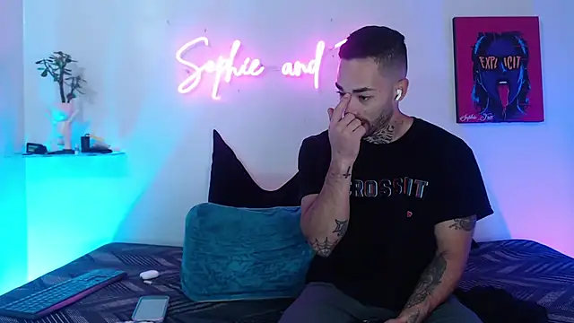 SophieFoxx17 online show from 02.20.26