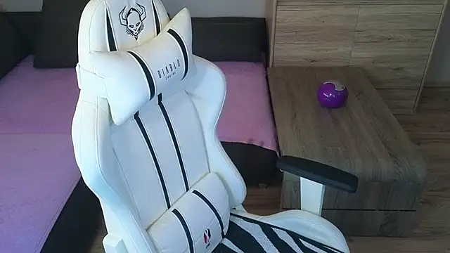 MolligSpielle online show from 02.21.25