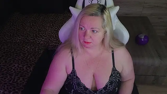 MolligSpielle online show from 10.28.25