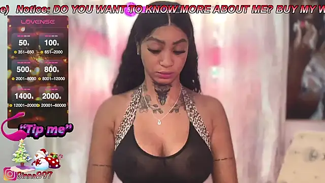 Snapshot of GinnaBolton chatting on 12.26.24 GinnaBolton online show from 12.26.24