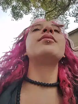  Laary online show from 12.21.25