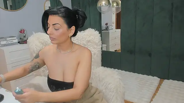 ElisaBaxter online show from 01.15.26