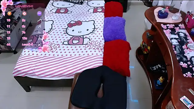 Snapshot of lufek23 chatting on 02.19.25 lufek23 online show from 02.19.25