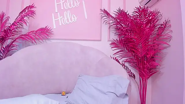 Natasharuso online show from 02.20.25