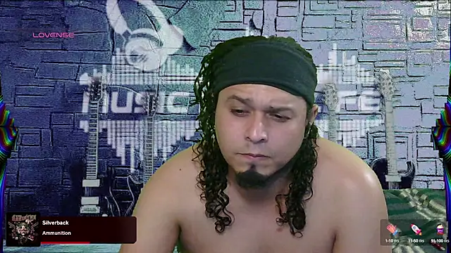 Snapshot of chino_roz chatting on 03.08.25 chino roz online show from 03.08.25