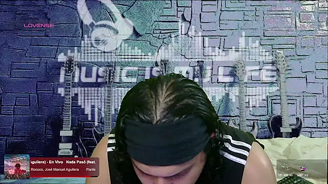 Snapshot of chino_roz chatting on 03.10.25 chino roz online show from 03.10.25