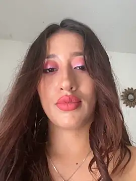 Snapshot of adila_anich chatting on 03.14.25 adila anich online show from 03.14.25