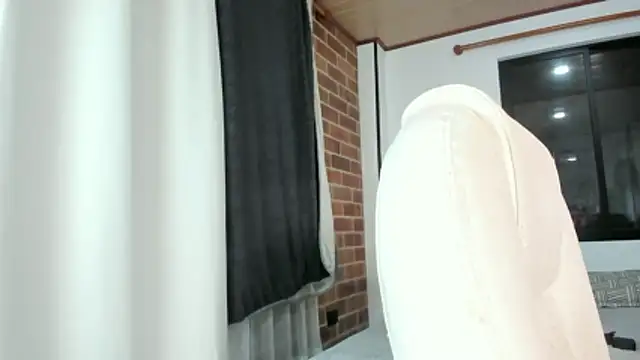 Snapshot of adila_anich chatting on 11.27.25 adila anich online show from 11.27.25