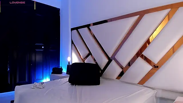 Aron cruz online show from 04.04.26