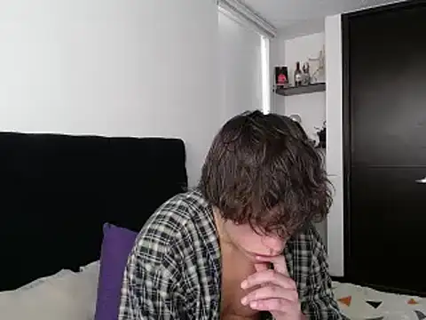 Snapshot of Santiago_kiler chatting on 02.20.25 Santiago kiler online show from 02.20.25