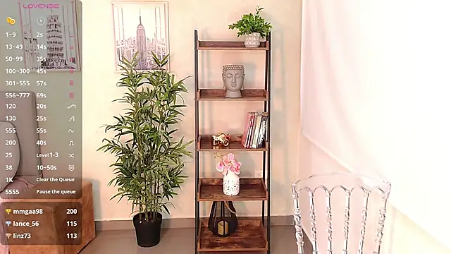 Snapshot of Sassy--Girl chatting on 02.13.25 Sassy--Girl online show from 02.13.25