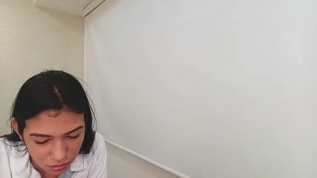 Snapshot of Sassy--Girl chatting on 09.29.25 Sassy--Girl online show from 09.29.25