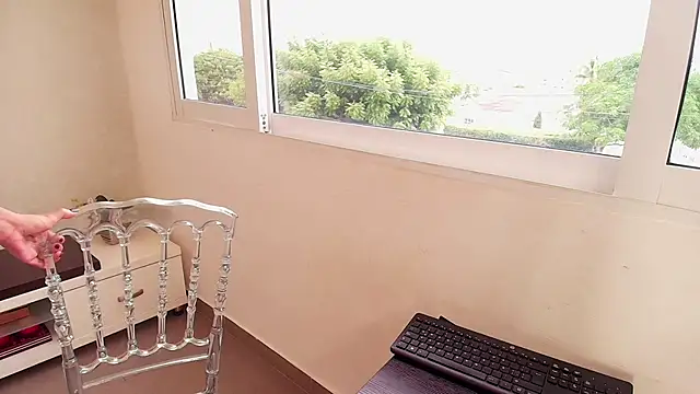 Snapshot of Sassy--Girl chatting on 10.03.25 Sassy--Girl online show from 10.03.25