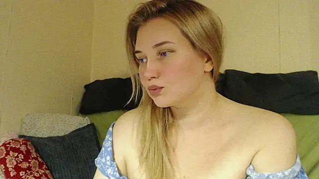 mmmPinUpGirl online show from 10.17.25