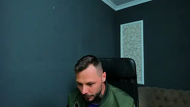 Snapshot of BrianHunts chatting on 05.19.26 BrianHunts online show from 05.19.26