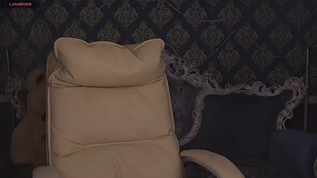 Daphne Moss online show from 09.18.25