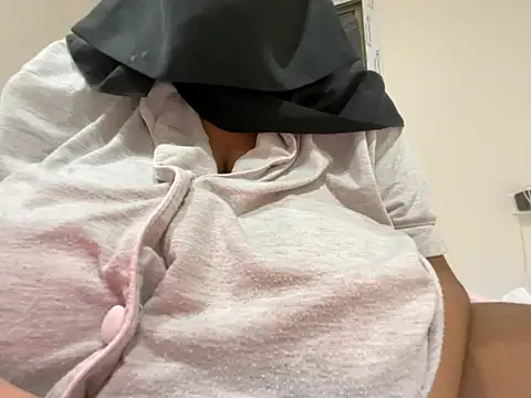 Submissive Arab online show from 04.06.26