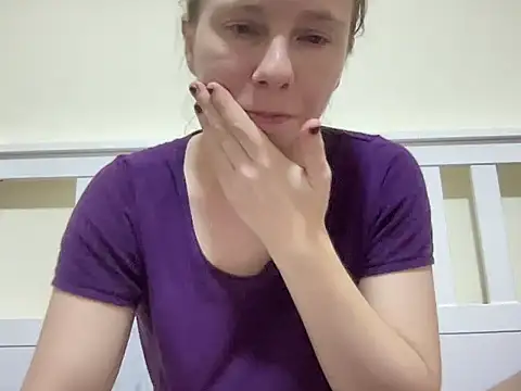 SweetLucy96 online show from 11.20.25