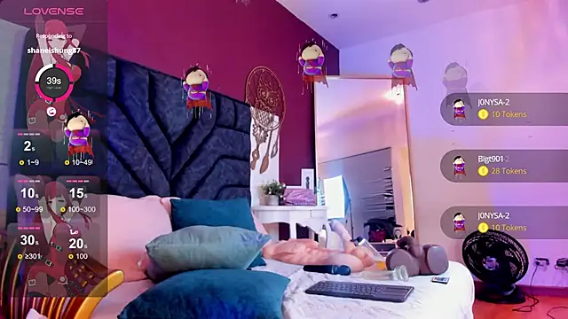 Snapshot of Mia-Bloom chatting on 02.01.25 Mia-Bloom online show from 02.01.25