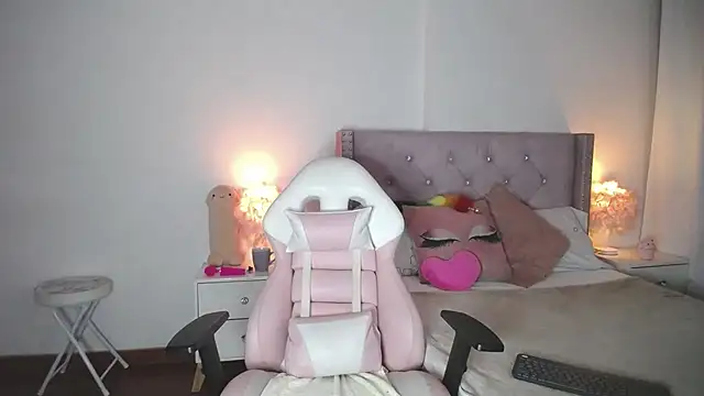 destinysweet21 online show from 12.19.24