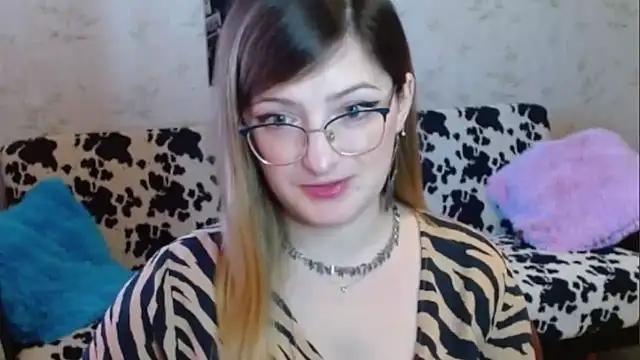 Snapshot of Arielsssplash chatting on 10.13.25 Arielsssplash online show from 10.13.25