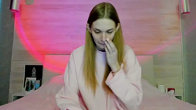 molly hunt  online show from 02.25.26