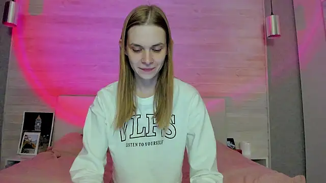 molly hunt  online show from 03.13.26