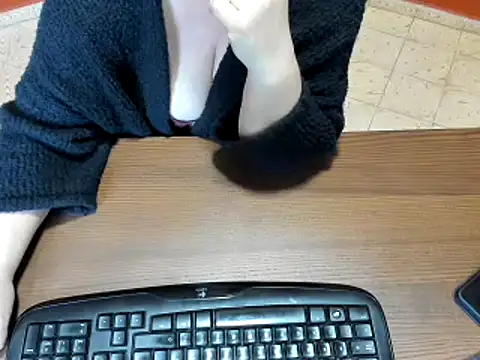 NikkiHolland online show from 02.28.25