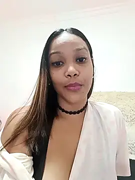 Snapshot of _MoniqueLovay_ chatting on 03.02.25 MoniqueLovay online show from 03.02.25