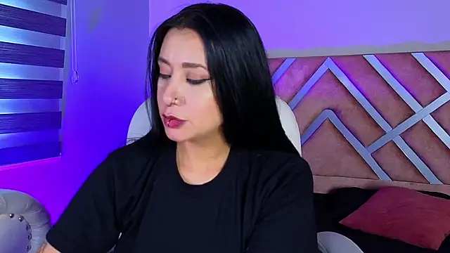  kelly hous36 online show from 02.18.25