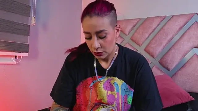  kelly hous36 online show from 10.29.25