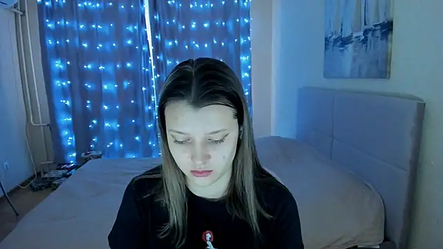 Snapshot of SoniNesti chatting on 02.06.25 SoniNesti online show from 02.06.25