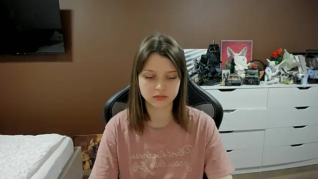 Snapshot of SoniNesti chatting on 05.13.26 SoniNesti online show from 05.13.26