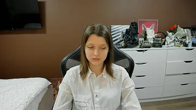 Snapshot of SoniNesti chatting on 05.14.26 SoniNesti online show from 05.14.26