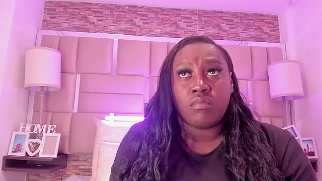 ShaniaBrownn online show from 02.27.26