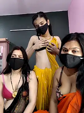 Snapshot of cutee__crazy chatting on 05.01.26 cutee crazy online show from 05.01.26