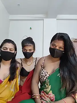 Snapshot of cutee__crazy chatting on 05.28.26 cutee crazy online show from 05.28.26