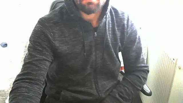 Snapshot of crazybaby5461 chatting on 12.21.25 crazybaby5461 online show from 12.21.25